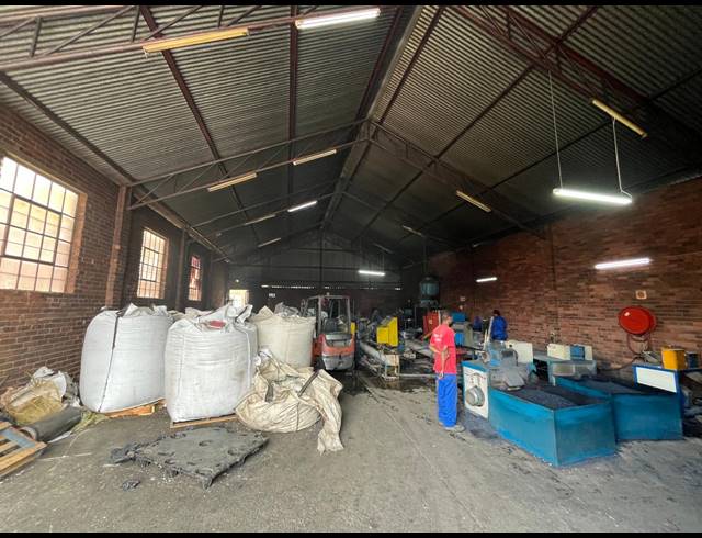 1,700M² WORKSHOP FOR SALE IN DAGGAFONTEIN